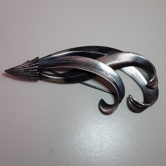 Avon Of Belleville Brooch - Picture 1 of 10